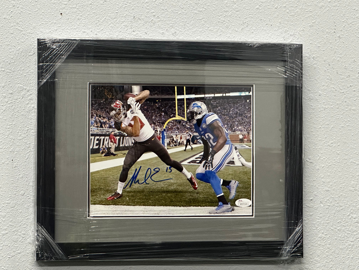 Mike Evans Signed Framed 8x10 Bucs Jersey
