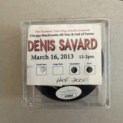 BECKETT DENIS SAVARD #18 "HOF 2000" SIGNED CHICAGO BLACKHAWKS LOGO PUC