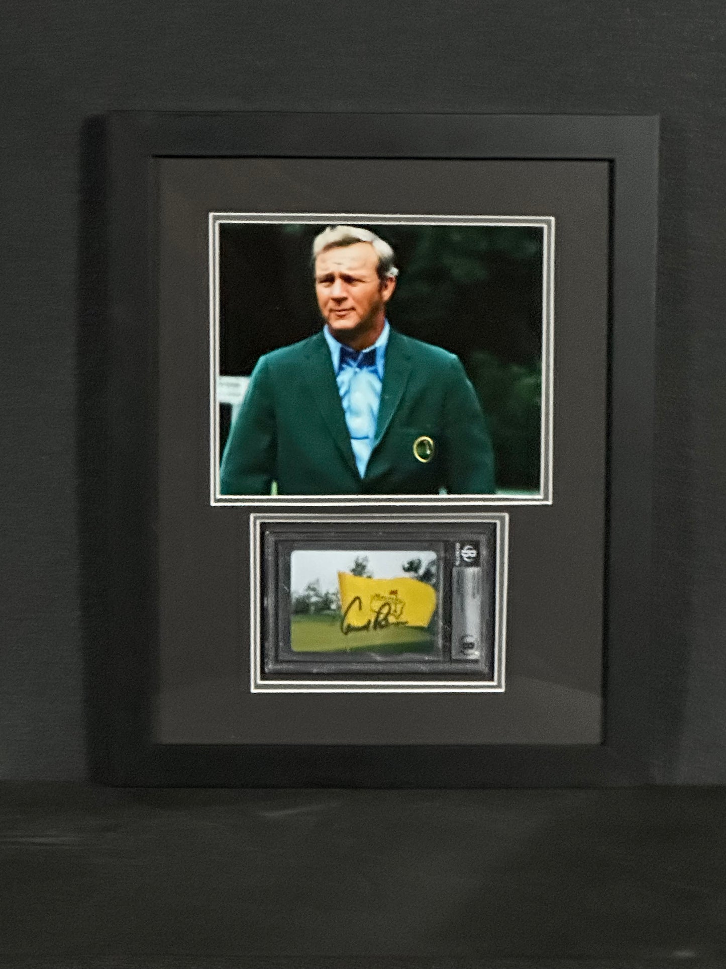 Arnold Palmer Signed/Framed Masters Card with 8x8 Framed Picture