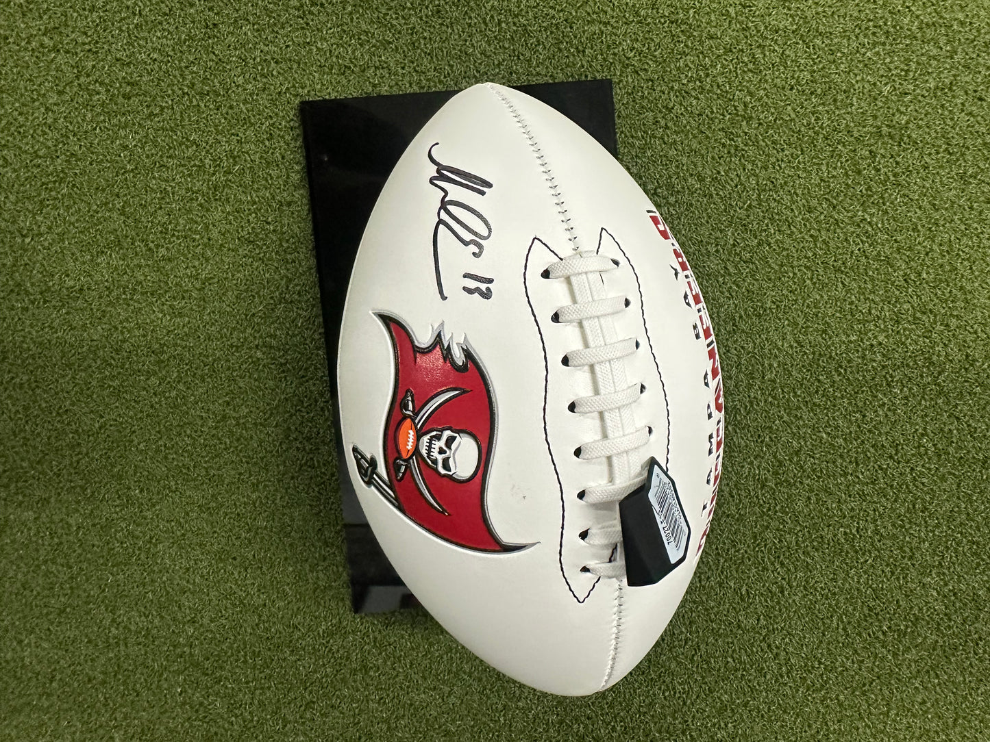 Mike Evans signed Football Beckett Authenticated