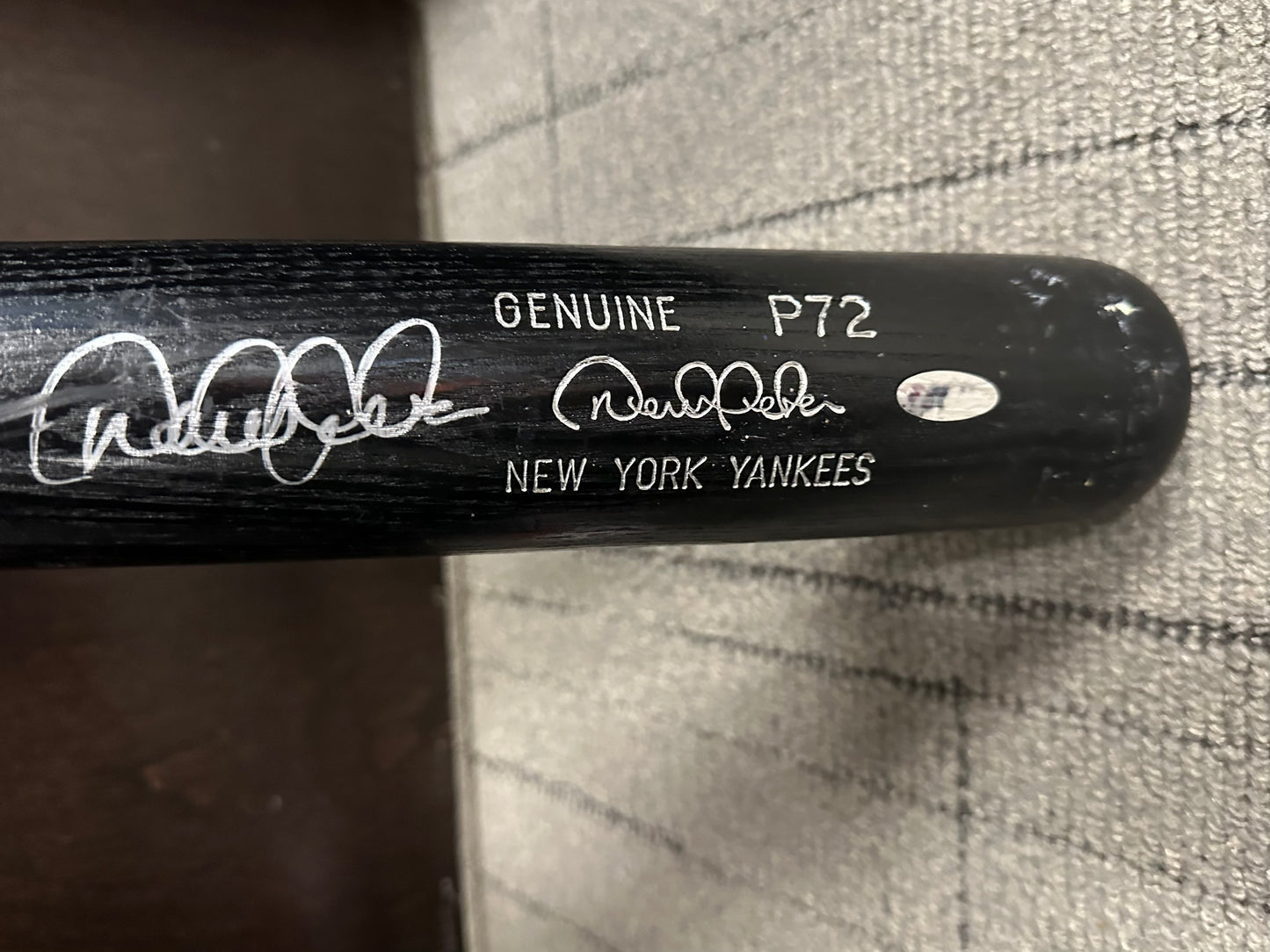 New York Yankee Derek Jeter Signed Bat