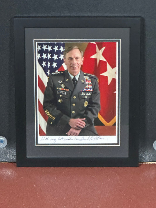 General David Petraeus Signed 8x10