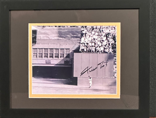Autographed Willie Mays 8x10 Picture