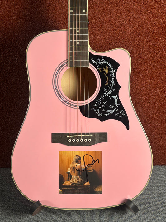 Pink Taylor Swift Collage Gutar